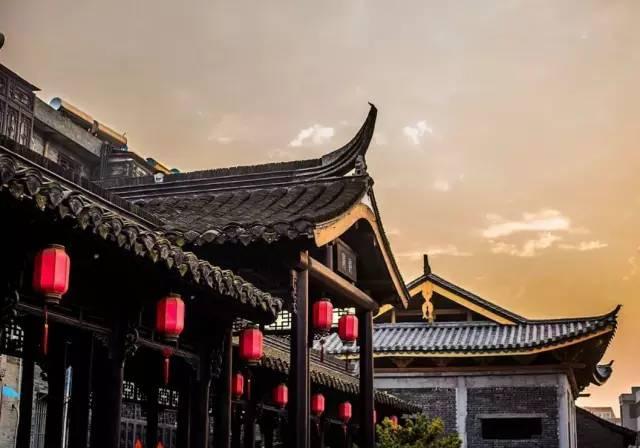 探讨交流,畅所欲言——从一夜爆红年入百万到“销声匿迹”,盲人明星杨光哪一步走错了?问答平台